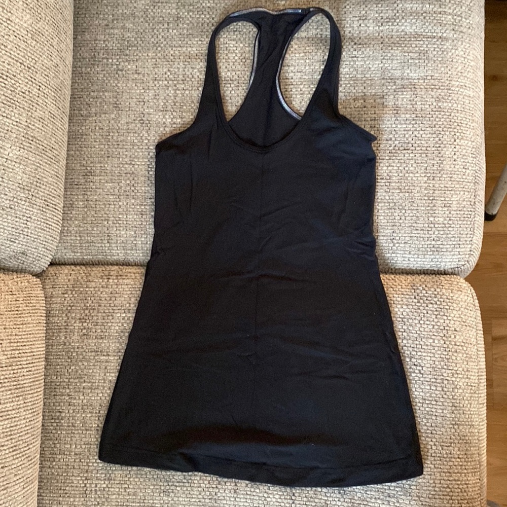 Lululemon set of (2) tank tops!